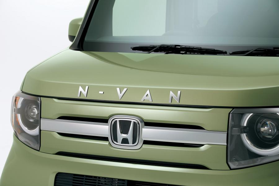 Детали экстерьера Honda N-Van +Style Fun 2018 года  (фото 2 из 11)
